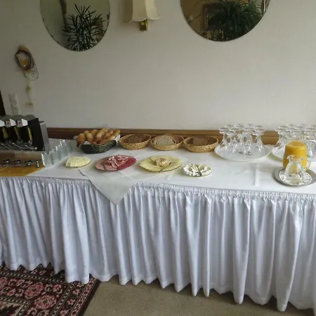 Gaeste- Und Tagungshaus Maria Trost Hotell